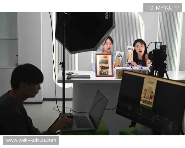 直播带货新玩法揭秘,主播教你轻松提升销量与粉丝互动技巧 直播带货新玩法揭秘,主播教你轻松提升销量与粉丝互动技巧